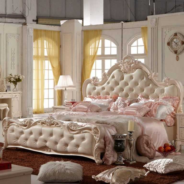 Спальня в стиле "барокко" (41 фото): "рококо" в дизайне интерьера, ремонт в комнате