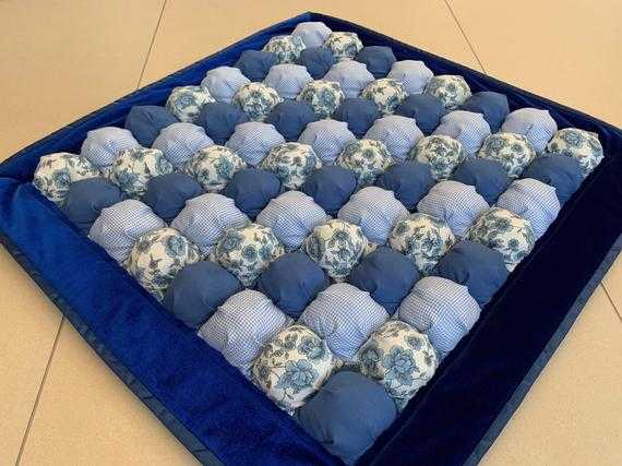 Как своими руками в домашних условиях сшить одеяло бонбон