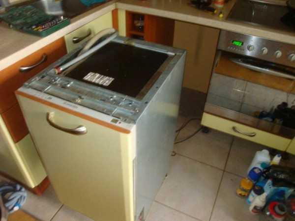 Где лучше расположить стиральную машину на кухне? 20 идей планировки