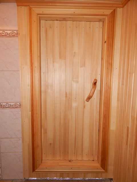 Деревянные двери для бани пользуются в нашей стране повышенным спросом Какие особенности у входных конструкций из дерева Что нужно учесть, когда подбираются размеры изделий из массива дуба