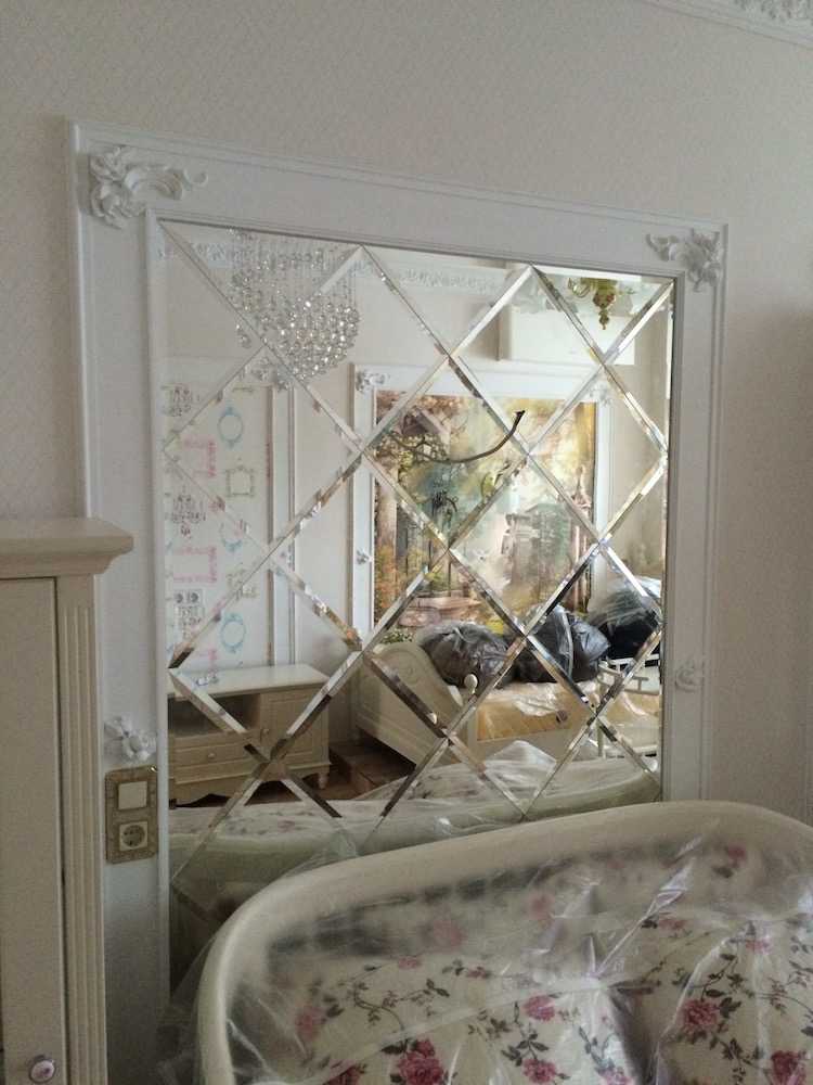 Зеркальная плитка в интерьере, 24 фото