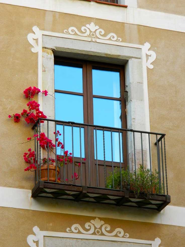 Французский балкон в частном доме: что это такое