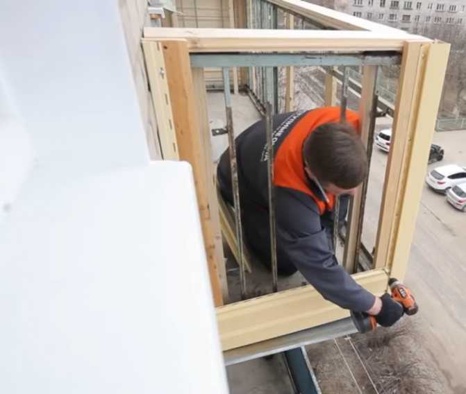 Как обшить балкон сайдингом снаружи — пошаговая инструкция с фото и видео