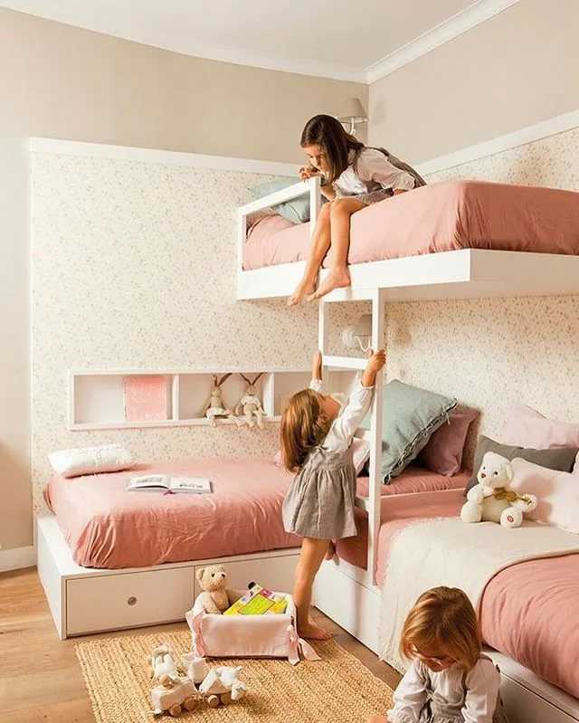 Как выбрать кровать для троих разнополых детей