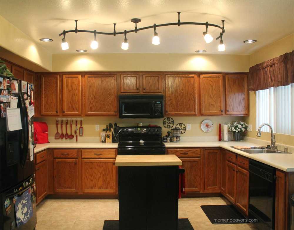 Варианты отделки потолка на кухне (71 фото): какой потолок лучше сделать на кухне? особенности пластиковых, деревянных и других потолков, плюсы и минусы гипсокартона, лучшие идеи оформления