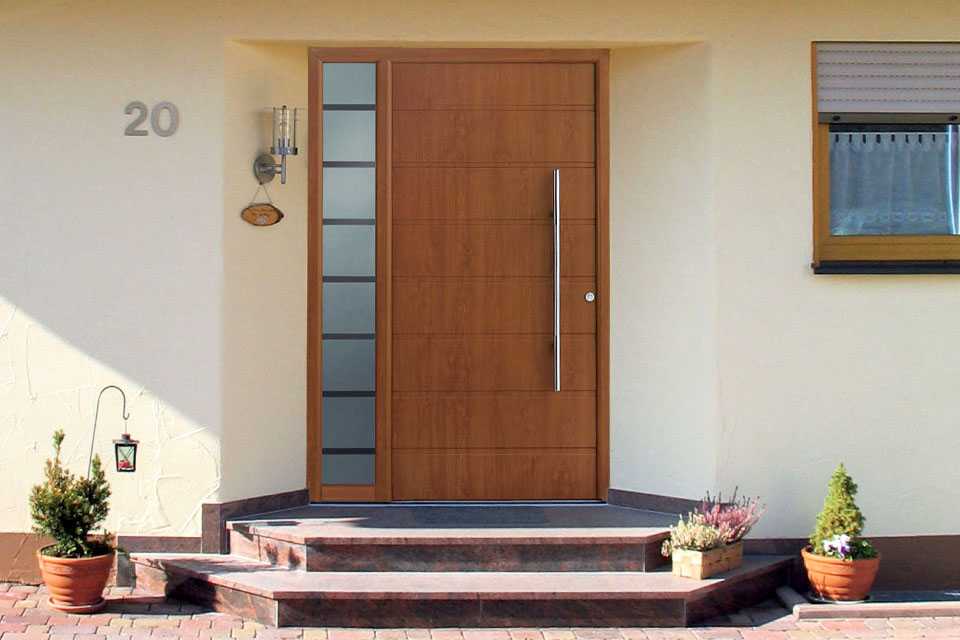 Утепленные деревянные входные двери: уличные изделия для частного дома, какой выбрать утеплитель при утеплении своими руками