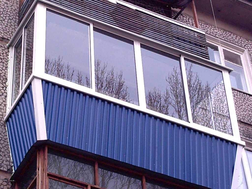 Как отделать балкон сайдингом — виниловым, металлическим с укреплением парапета