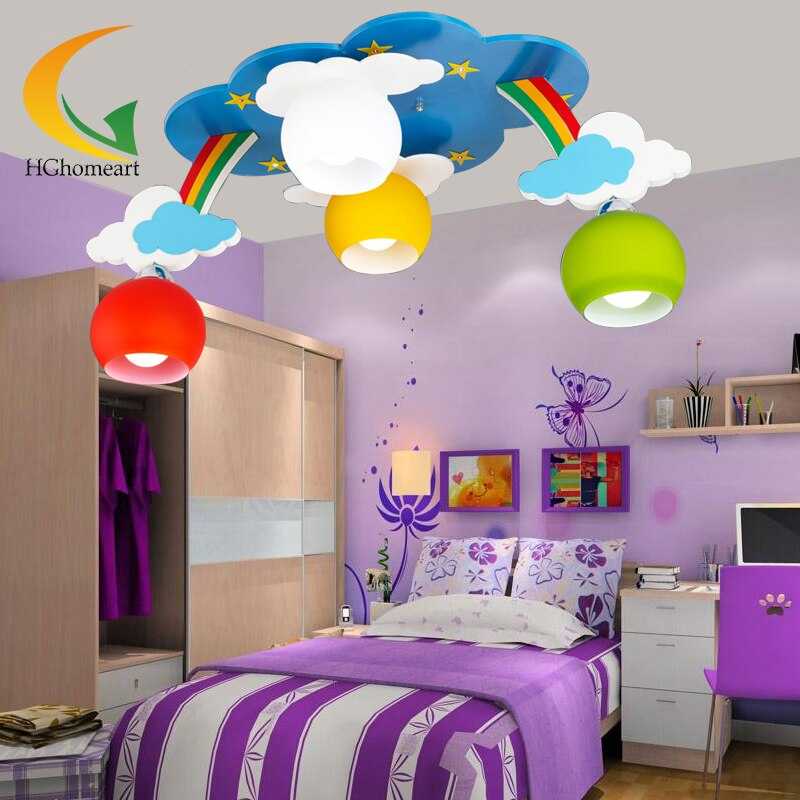 Детские светильники (51 фото): потолочные модели в комнату девочек и мальчиков, а также настольные для школьника