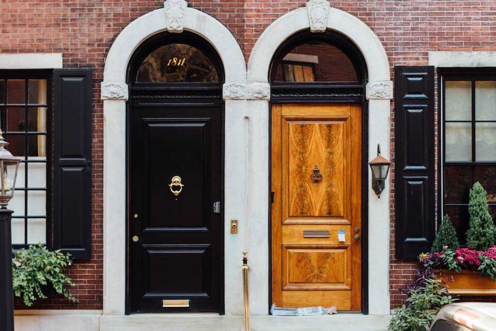 Рейтинг лучших входных дверей в квартиру 2020 года, отзывы покупателей и советы по выбору