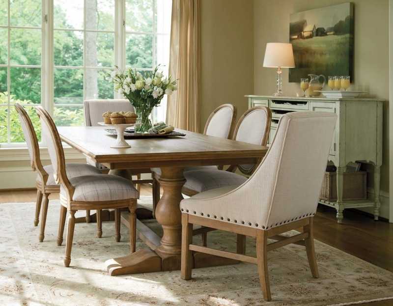 Выбираем оптимальные варианты столов и стульев для гостиной