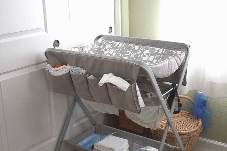 Пеленальный столик с ванночкой: складной стол c ванной для новорожденных и детская ванночка марки сam для купания с пеленальной конструкцией