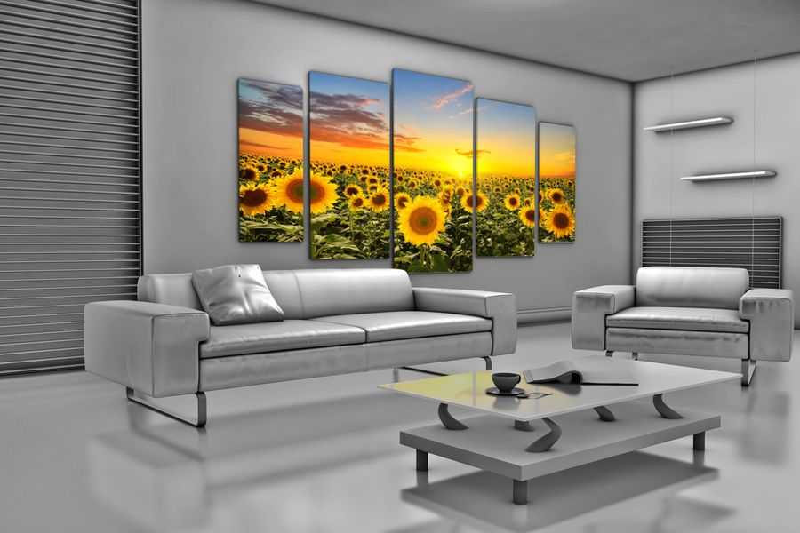Картины в гостиную можно выбрать разные и по стилю и по цене. Как вешать модульные изделия на стену в интерьере зала в современном и классическом стиле Какие рамки выбирать Стоит ли вешать на стену свои творения