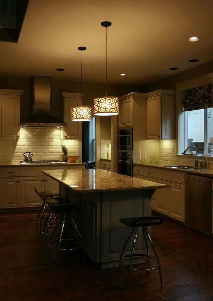 Освещение на кухне (52 фото): как правильно организовать свет в интерьере кухни? дизайн и варианты расположения светильников на потолке и стенах