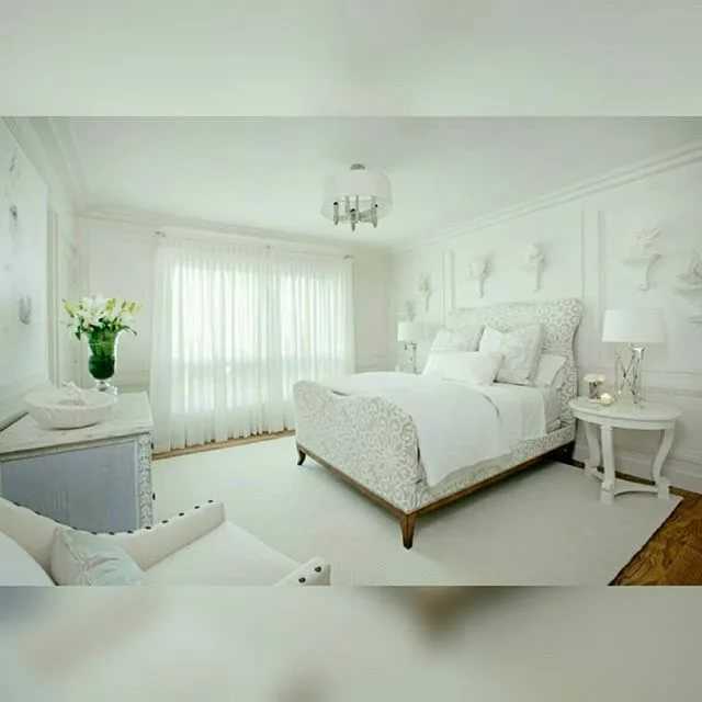 Белая мебель в интерьере гостиной