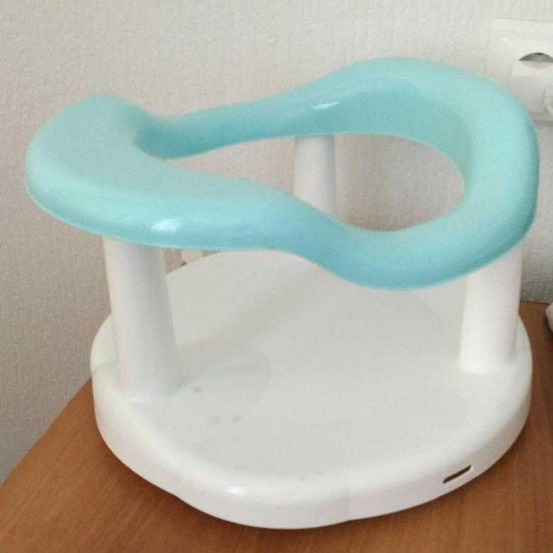 Для безопасности и удобства: выбираем стульчик для купания малыша в ванной