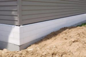 Защита фундамента и укрепление берега шпунтом ПВХ: виды и применение