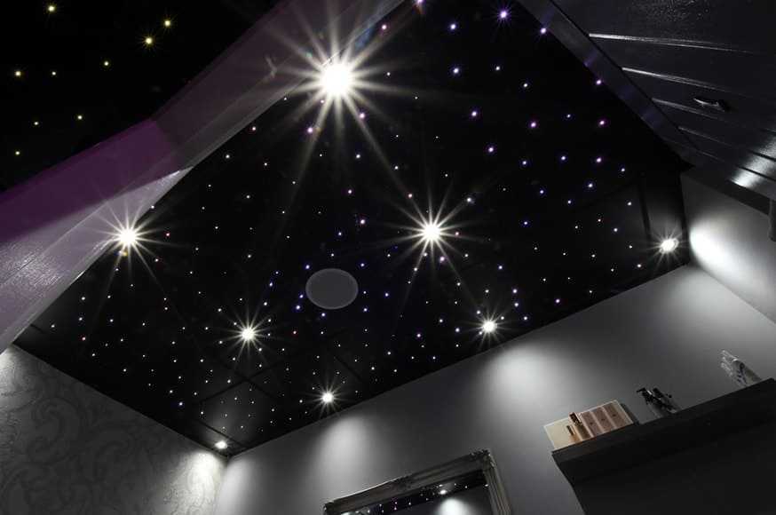 Потолок «звездное небо» (74 фото): как сделать потолок в виде неба с мерцанием звезд, модели со светодиодами своими руками