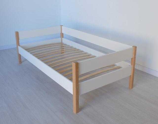 Кровать с мягким изголовьем в интерьере спальни (58 фото)