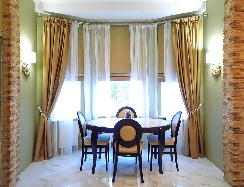 Дизайн гостиной с эркером (48 фото): оформление интерьера комнаты с эркерным окном, как обустроить гостиную площадью 35 кв. м