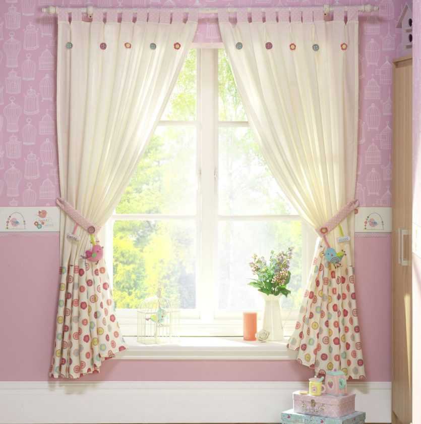 Короткие шторы в детской – 45 фото, обзор фасонов и тканей
