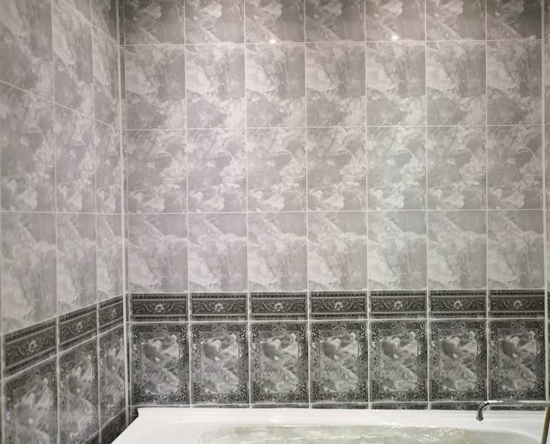 Пвх панели под плитку (46 фото): пластиковые стеновые варианты с имитацией кафеля в ванной, тонкие панели для стен под кафельную мозаику
