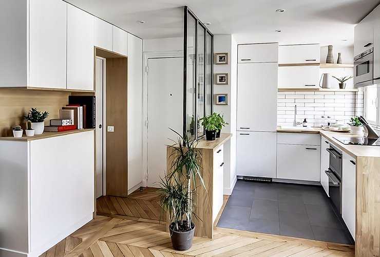 Кухня в коридоре (49 фото): тонкости переноса кухни в коридор и дизайн ее интерьера. оформление прихожей, переходящей в кухню