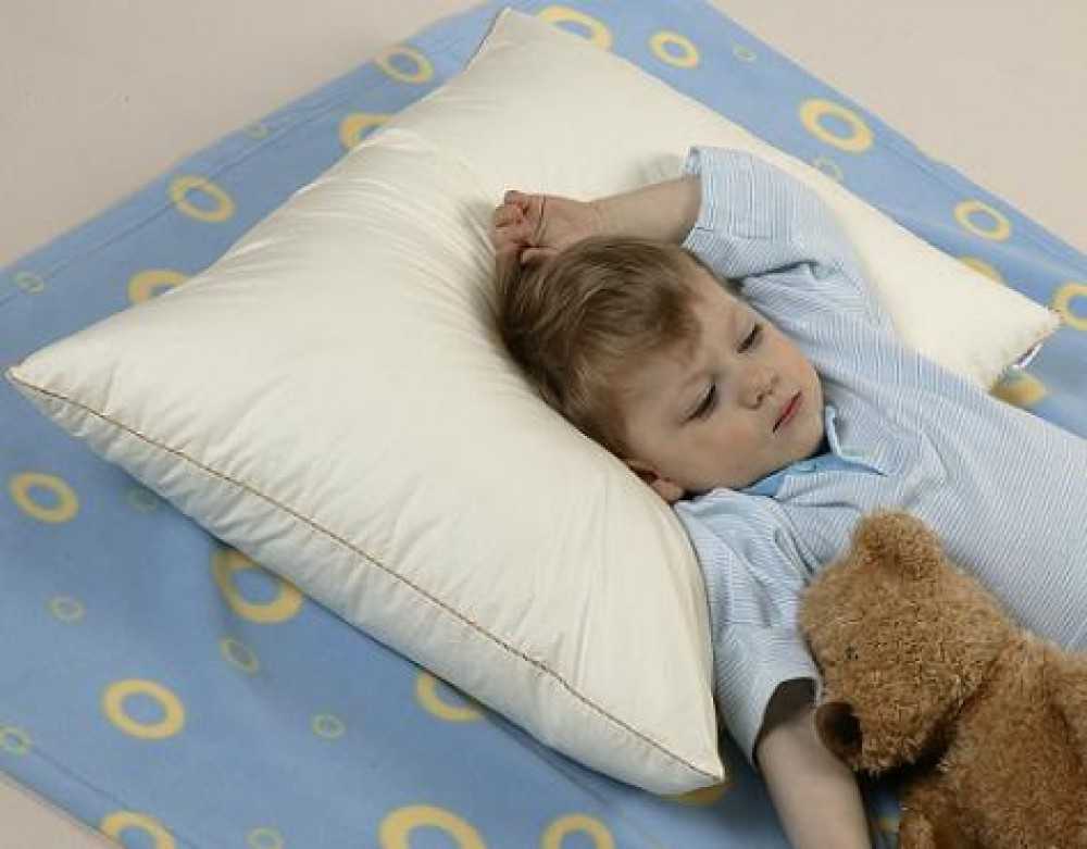 Как правильно выбрать детскую подушку для сна