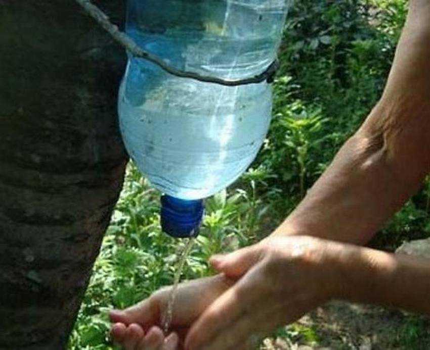 Как сделать умывальник из 5-литровой пластиковой бутылки своими руками