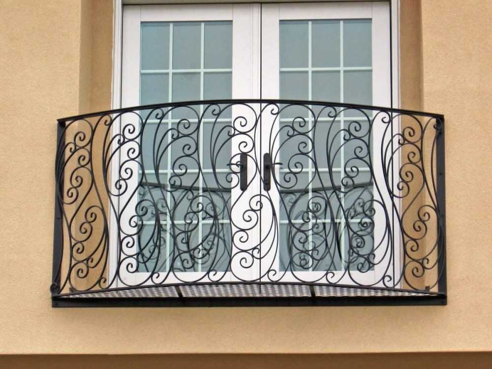 Французское остекление балкона