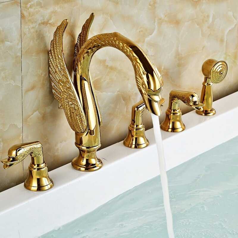 Смесители под золото создают роскошный и богатый стиль интерьера. Выбираем для ванной матовый кран золотого цвета, на что стоит обратить внимание Почему самыми популярными являются варианты с хромом