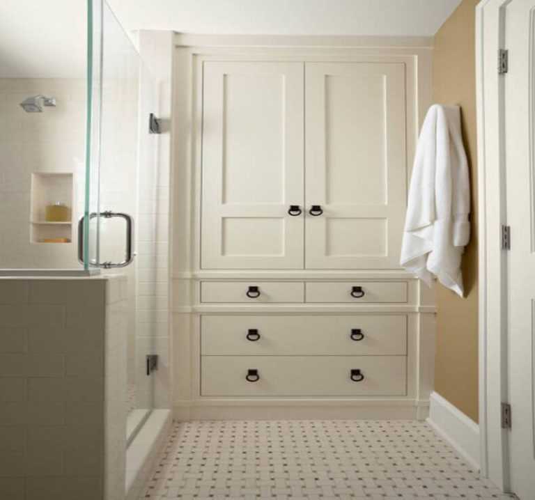Шкаф в ванную (131 фото): встроенный шкафчик в ванную комнату, встраиваемая конструкция - изделие над стиральной машиной, шкаф-зеркало подсветкой из ikea