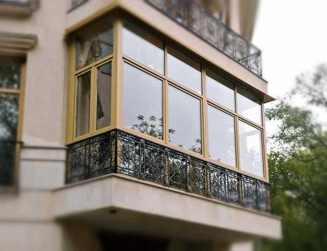 Балкон в «хрущевке»: особенности и способы оформления