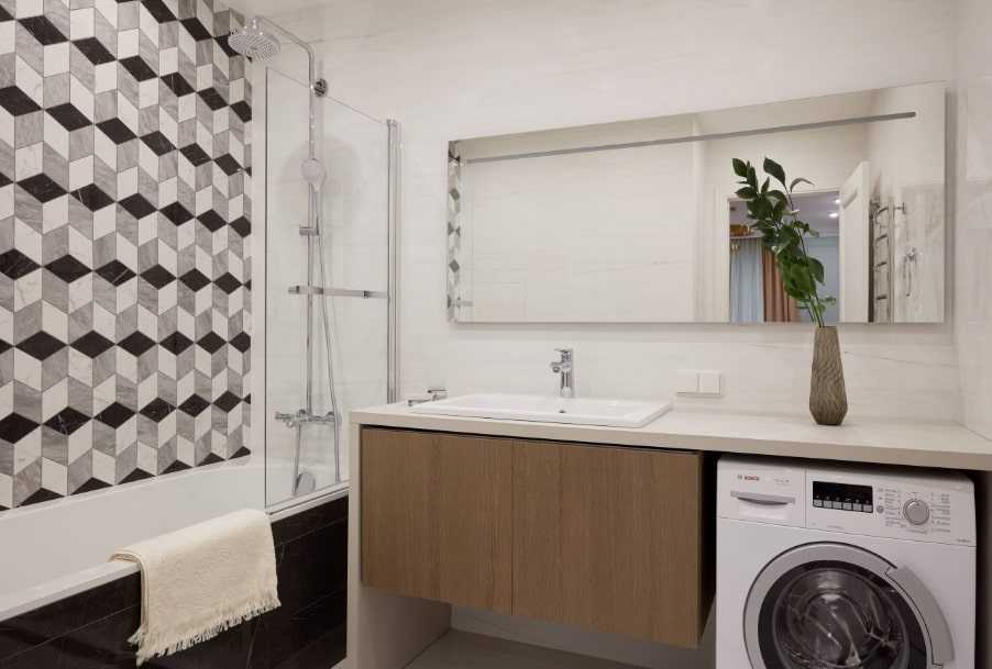 Дизайн ванной комнаты с душевой кабиной (80 фото): уголок из плитки в маленькой ванной комнате, планировка пространства и варианты-2021 интерьеров санузла