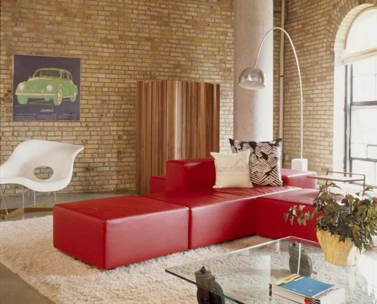 Красный диван, плюсы и минусы, популярные оттенки, критерии выбора