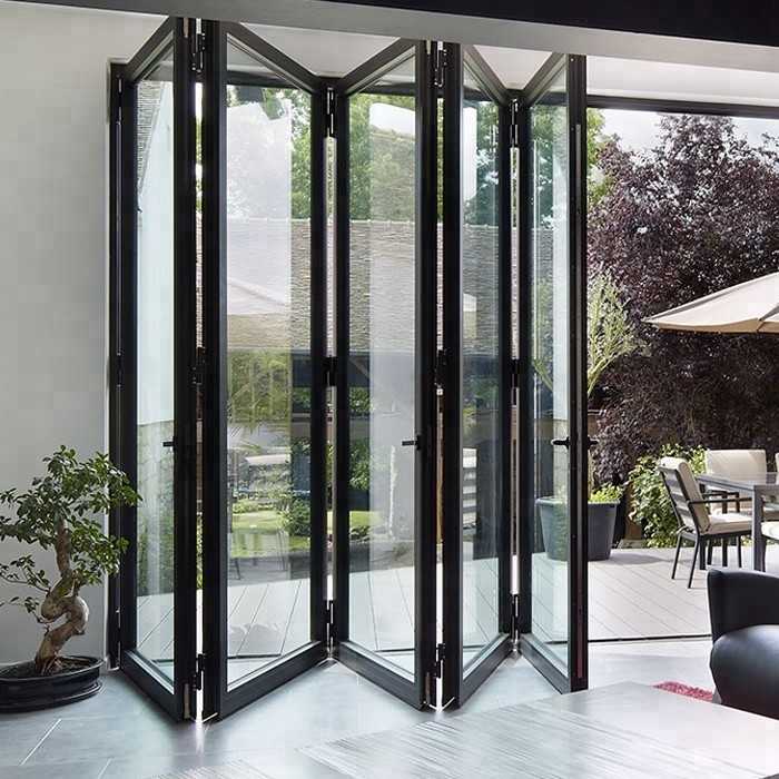 Складные двери (57 фото): двойные стеклянные модели, складывающиеся пополам, с поворотным и раскладным механизмом