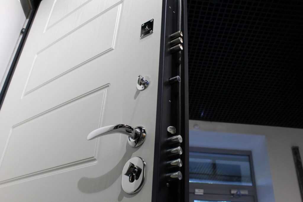 Установка доводчика на металлическую дверь: как правильно установить механизм на входную дверь? монтаж устройства своими руками
