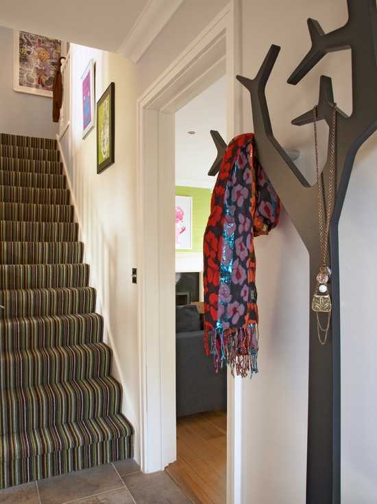 Вешалка в коридор: горизонтальные, вертикальные и дизайнерские варианты, выбор крючков