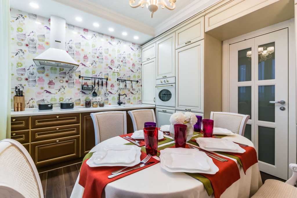 Кухни-гостиные с диваном: планировка, дизайн и меблировка