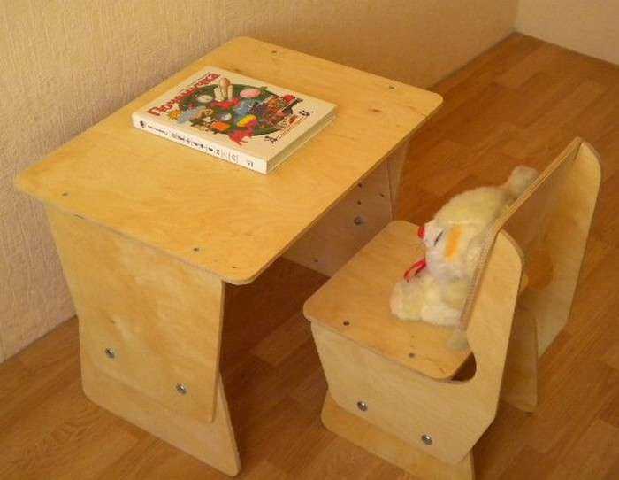 Деревянный детский стол: столик для ребенка ikea, модели из массива дерева с росписью «хохлома»