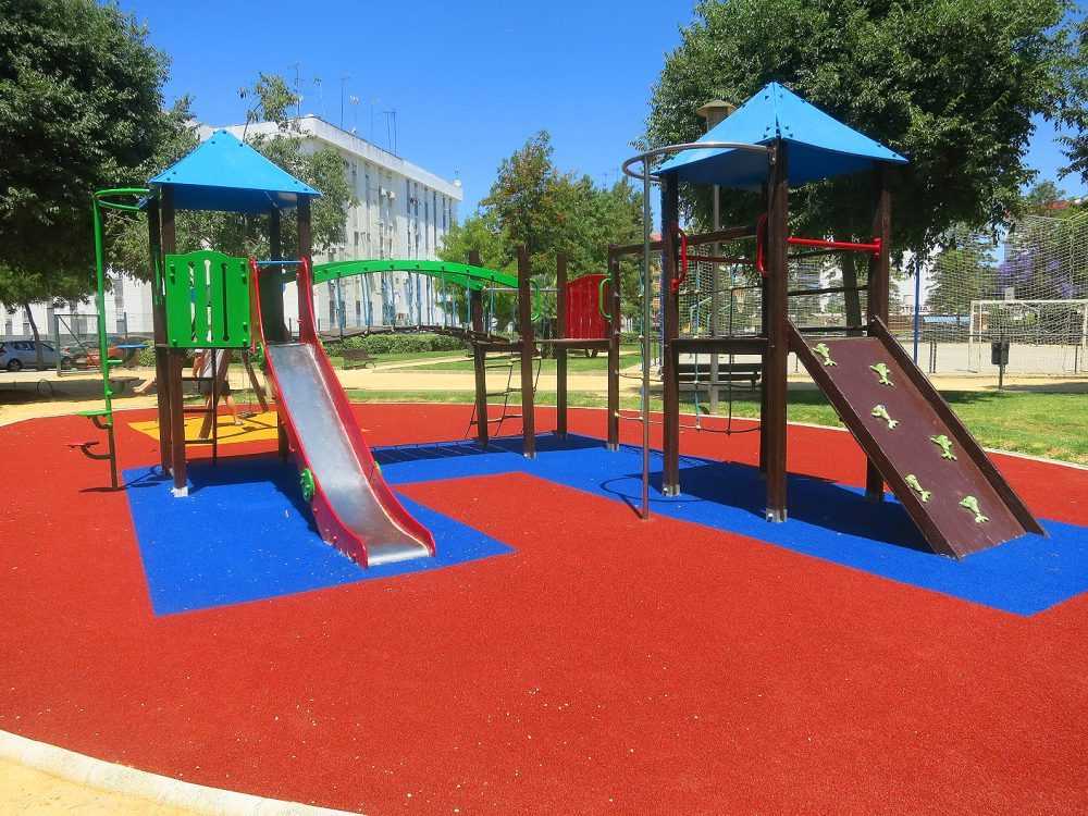 Покрытие для детских площадок: мягкие бесшовные покрытия для улицы, уличная искусственная трава для спортивных и игровых зон
