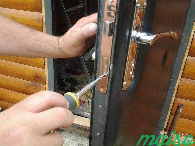 Комплексный подход к ремонту входной железной двери