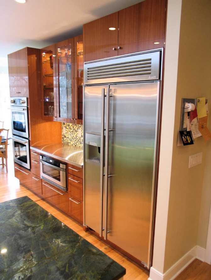 Установка холодильника: как правильно установить на кухне по уровню