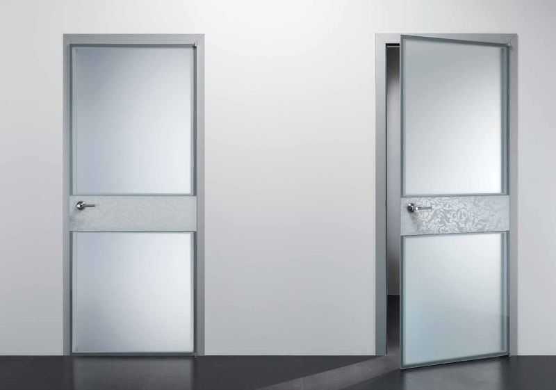 Комфортные и практичные раздвижные двери из алюминия