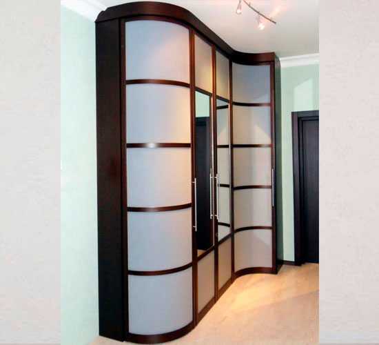 Радиусные шкафы (53 фото): круглые и полукруглые модели с радиальными дверями в спальню и гостиную