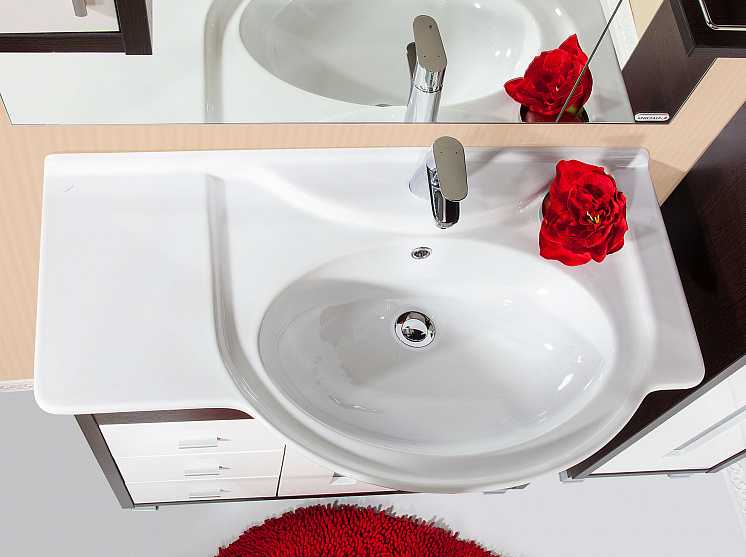 Раковина над ванной: виды и идеи дизайна