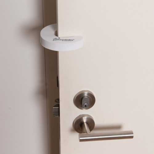 Магнитный ограничитель для двери: выбираем напольный скрытый стопор и фиксатор дверной конструкции в открытом положении