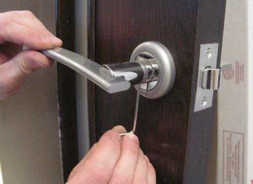 Как открыть замок без ключа и чем можно вскрыть самостоятельно, как взломать входную дверь