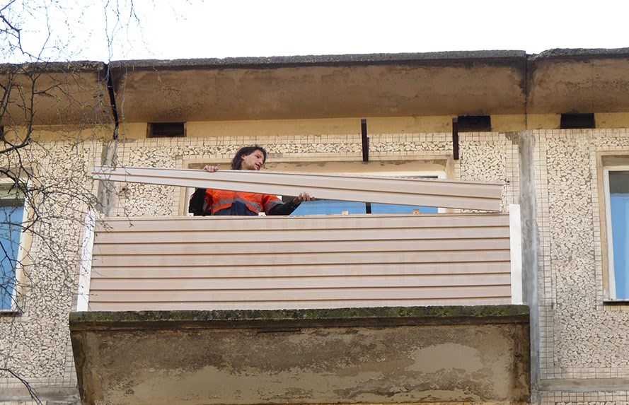 Все по шагам: как обшить балкон сайдингом снаружи