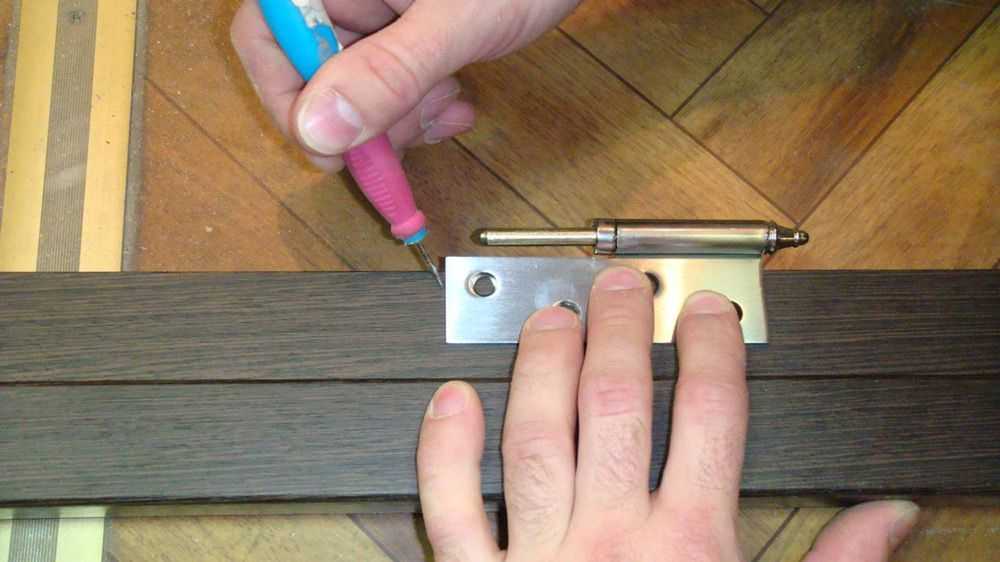 Установка петель на межкомнатные двери: как правильно поставить их своими руками