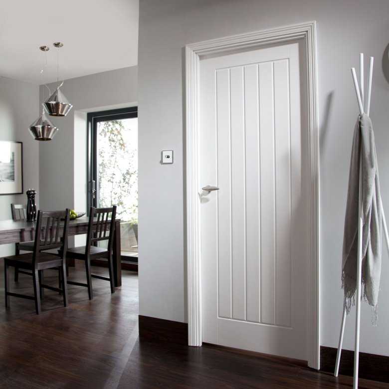 Белые двери в интерьере: 210+ (фото) реального дизайна